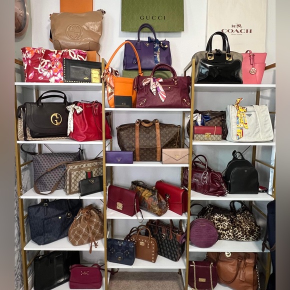 🛍️👛LIKE THIS POST TO BE NOTIFIED AND PLEASE SHARE👜🎒Luxury bags and more❤️🌟 - Picture 11 of 16